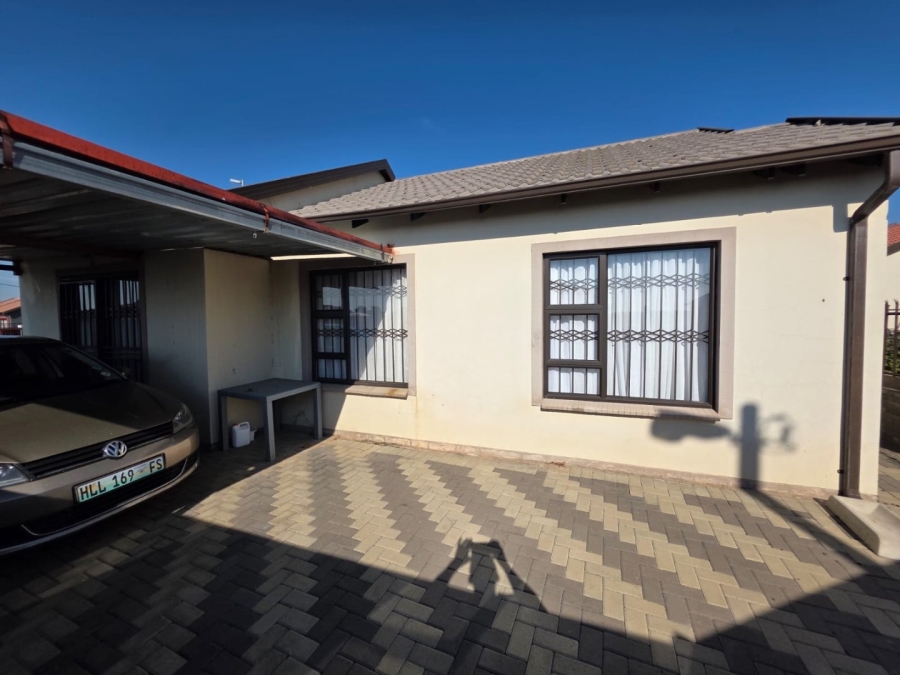 3 Bedroom Property for Sale in Raceway Free State
